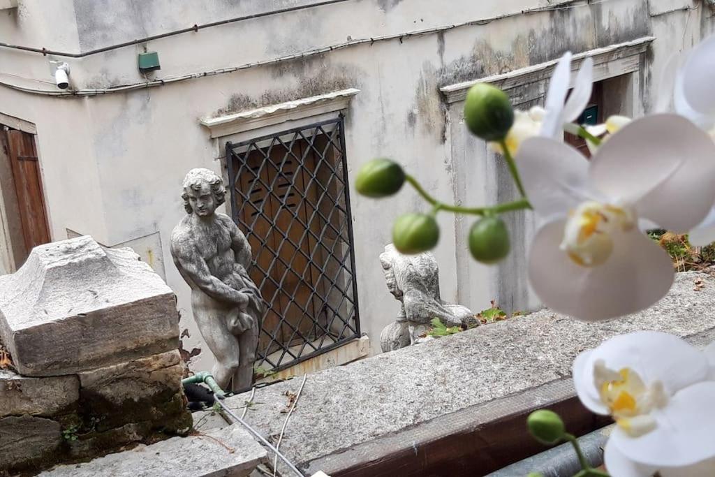 Quiet And Comfort In The Heart Of Apartment Venedig