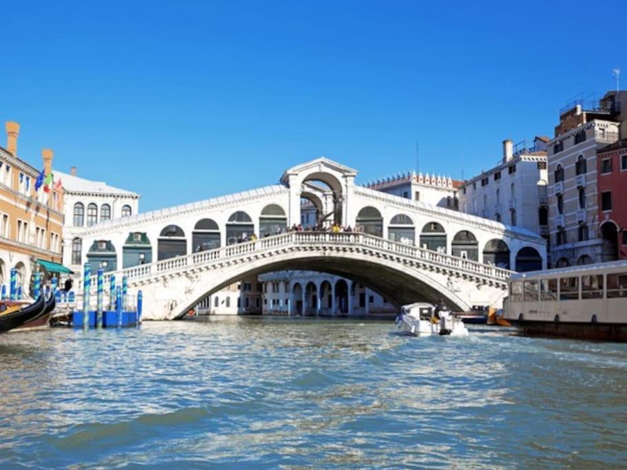 Quiet And Comfort In The Heart Of * Venedig